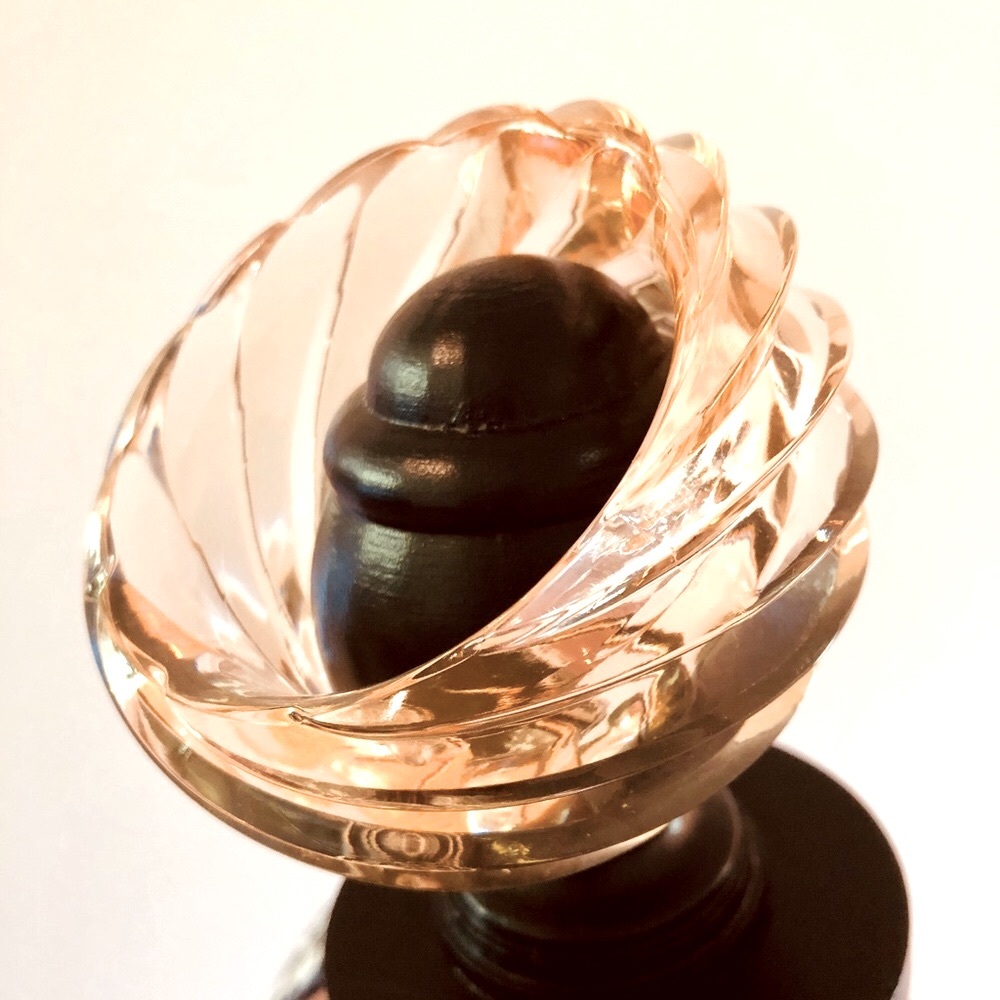 Neiman Marcus, vintage 90’s light amber grooved Lucite bangle bracelet 2 1/2"w - Picture 5 of 16